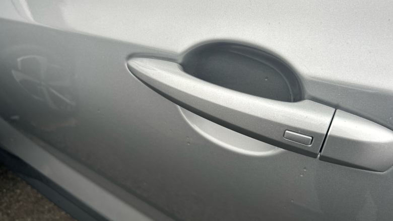 Nissan Juke 1.0 DiG-T 114 Tekna 5dr Petrol Hatchback